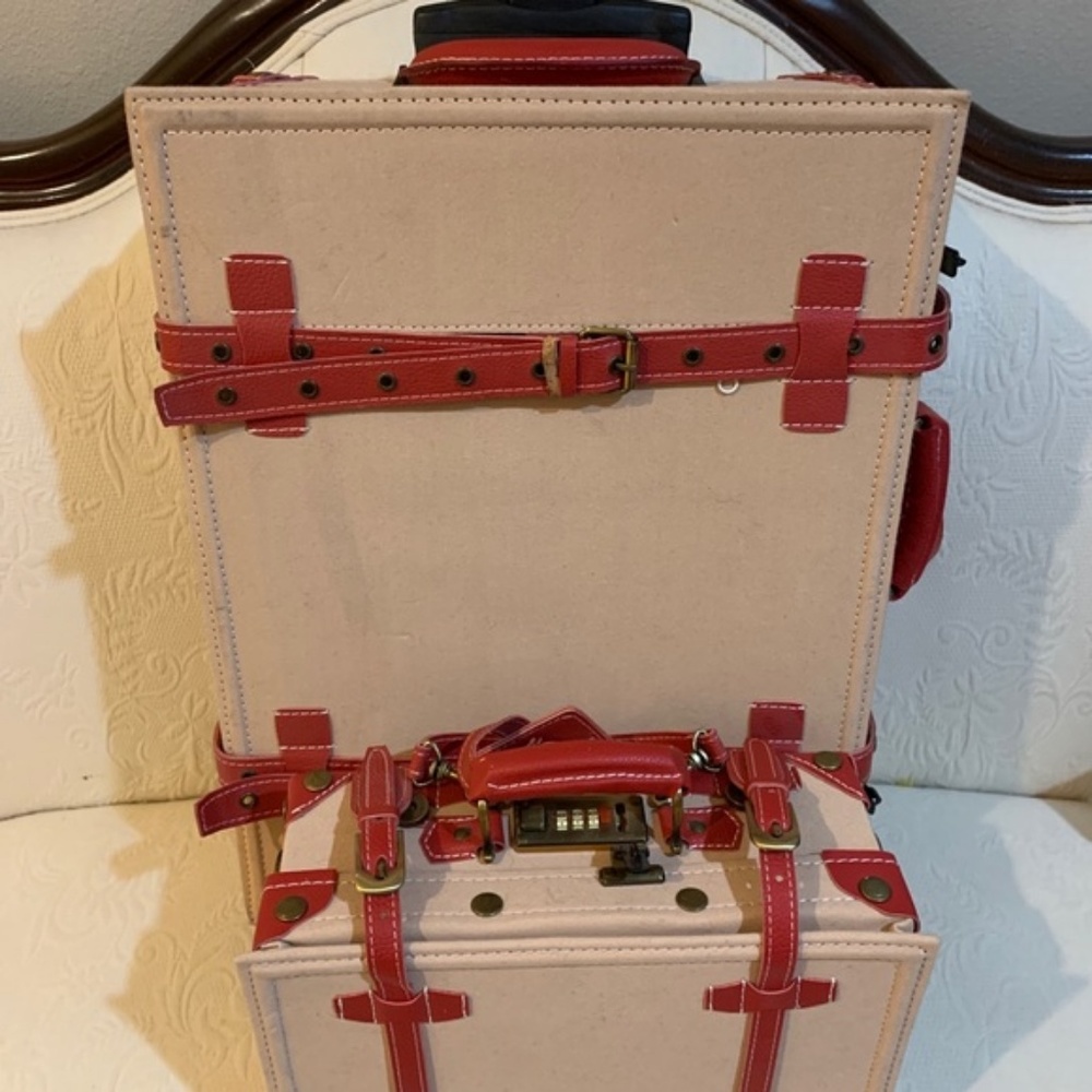 NEW Vintage Luggage Set